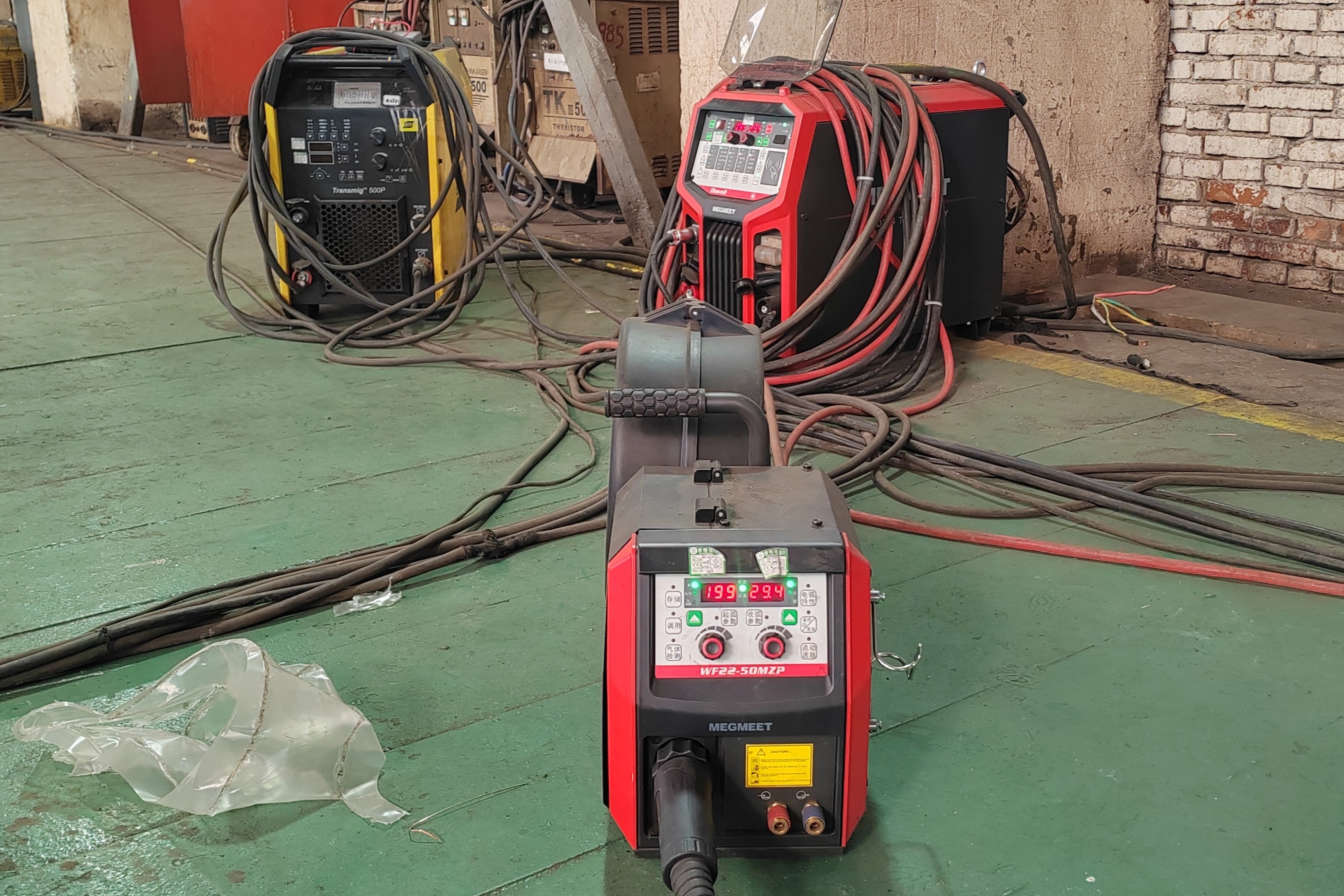 Megmeet wire feed system